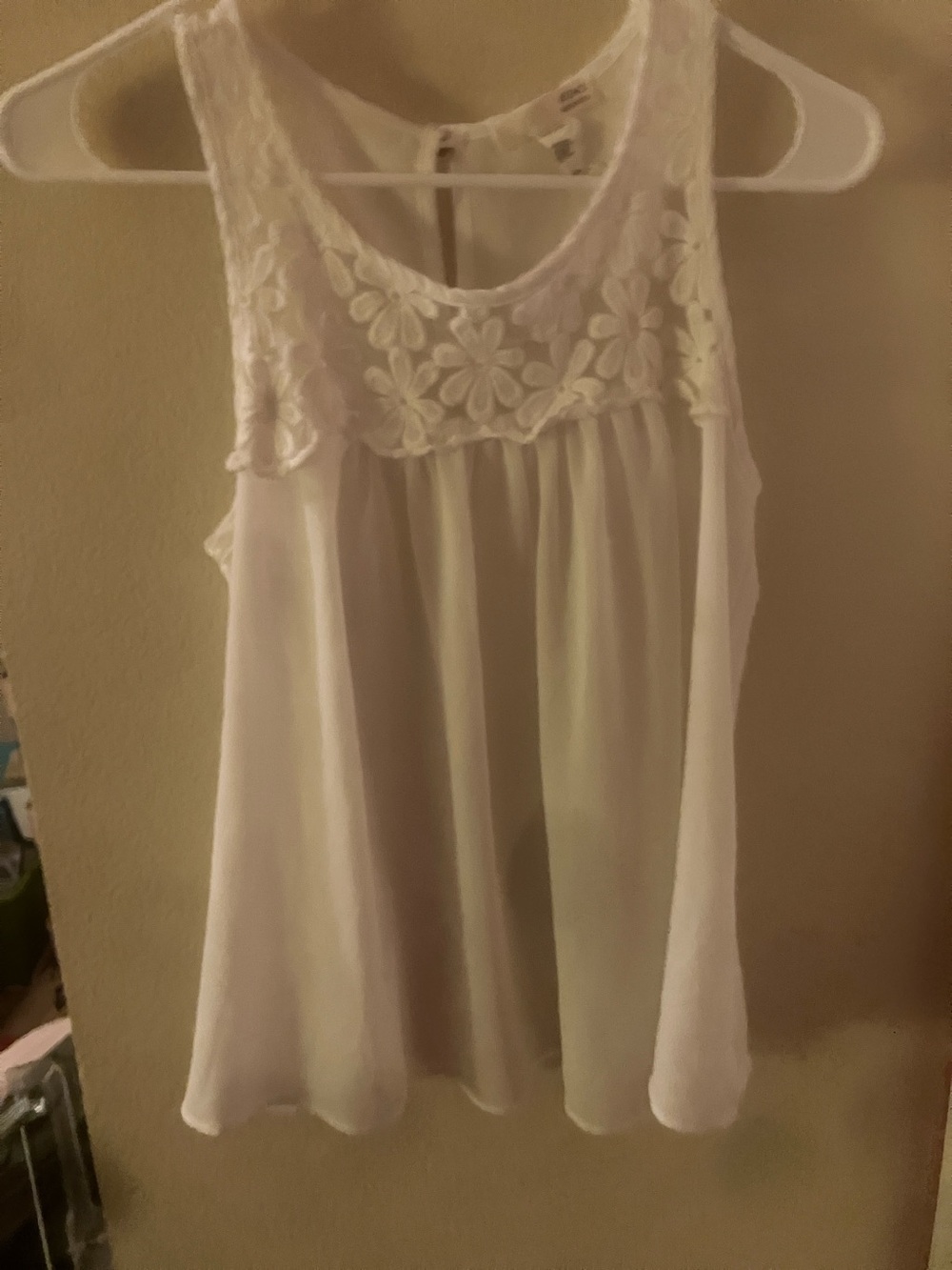 a'gaci White Floral Lace Yoke Sleeveless Camisole